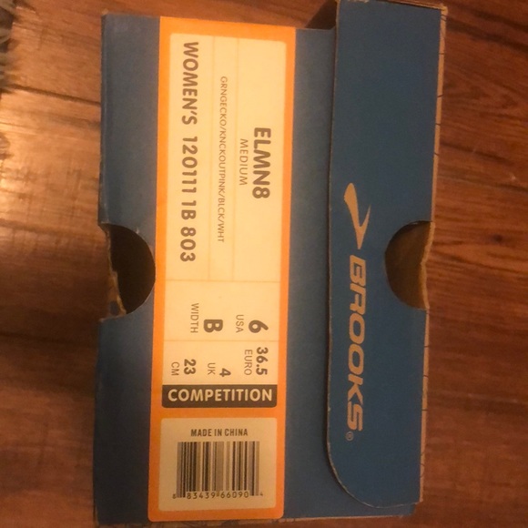 Brooks track and field spikes - Picture 6 of 6